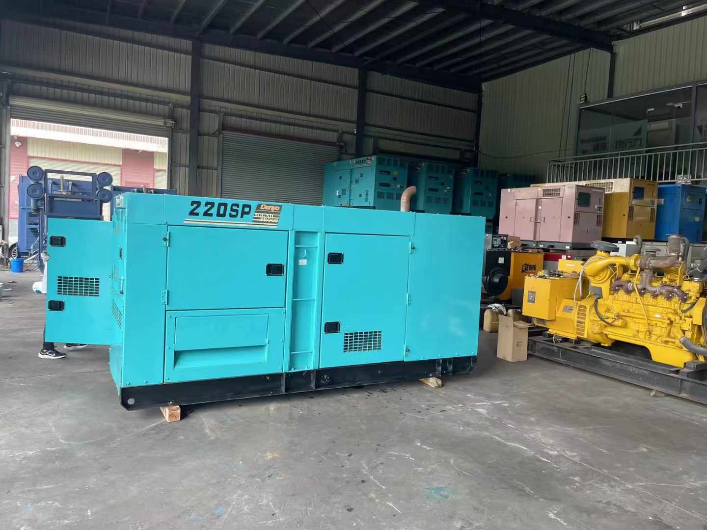 耿马800kW 柴油发电机的输出电流波动范围是多少？