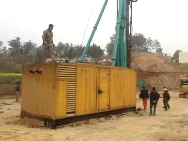 耿马如何判断水冷式机油散热器密封件是否需要更换？